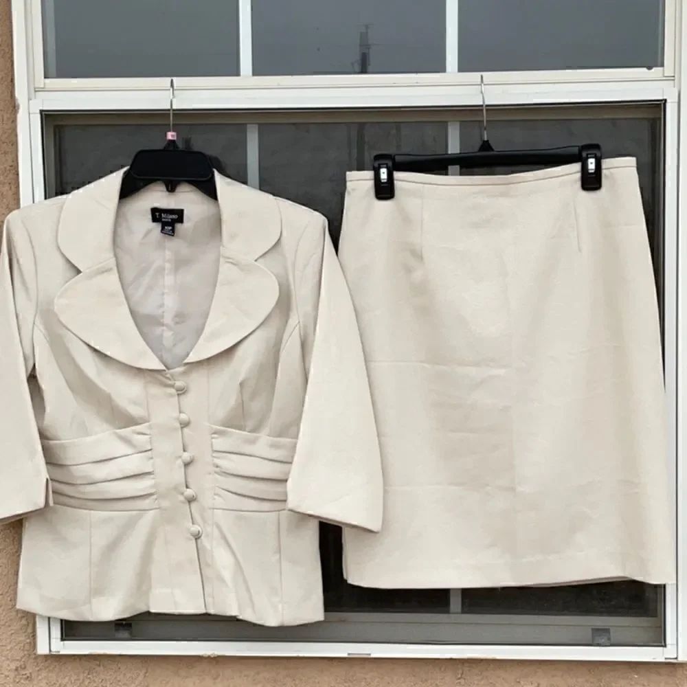 🔥 Take 50% OFF- T. Milano Petite 2pc Skirt Suit, Size-10P
